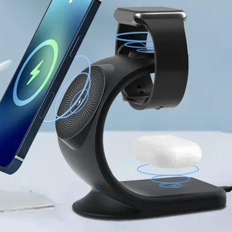 Magnetic Wireless Charger 3 in - Smartwatch Apple Watch recensione e prezzo